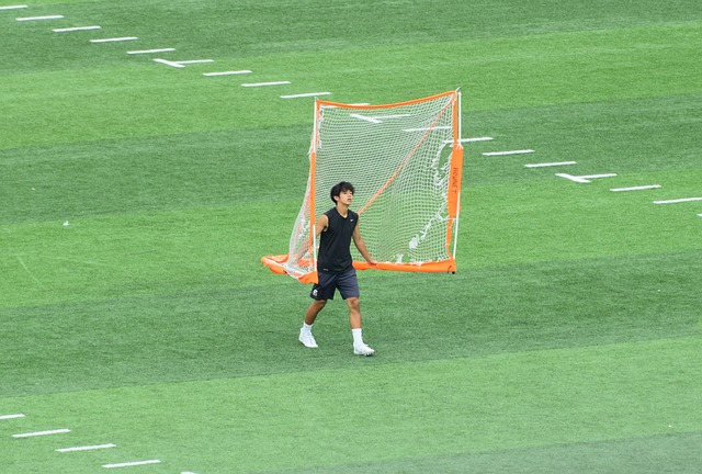 国足备战澳大利亚：塞鸟或缺阵，王钰栋逆袭，范志毅点评.